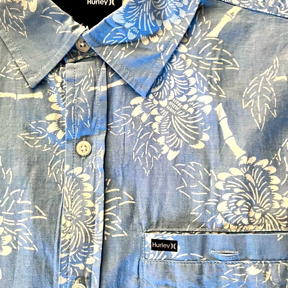 Men’s HURLEY button. Pre loved.